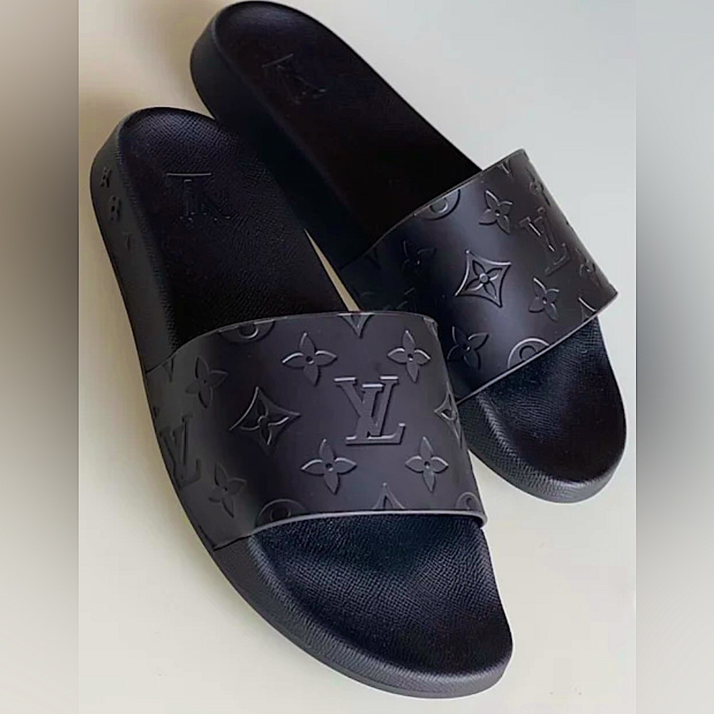 Luis Vuitton waterfront Men’s Slides UK 7 1/2 - US 8 1/2